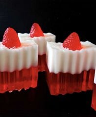 SOO SOAP ANGEL BOMB ÇİLEK DETAYLI SABUN DİLİMİ