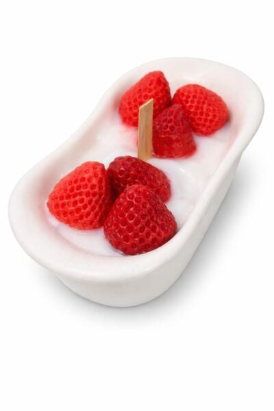 ÇİLEKLİ KÜVET MUM DEKORATİF EL DÖKÜMÜ SOYA WAX